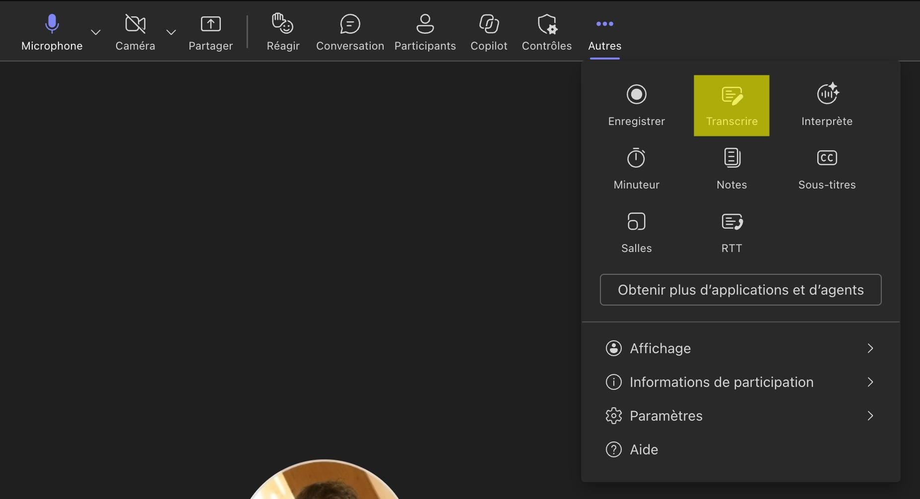 Aperçu du bouton 'Autres' et emplacement du bouton 'Transcription' en deuxième position
Teams traduction en direct